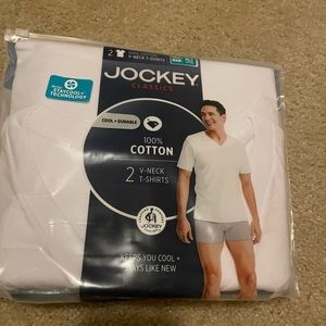 Men’s 2 pack V neck XL-T Jockey undershirts